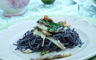 SÄG INTE BÖNPASTA. KALLA DET HALLOWEEN-SPAGETTI.